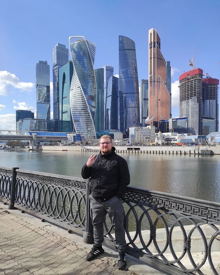  31637461  Viktor, 31 ,    -