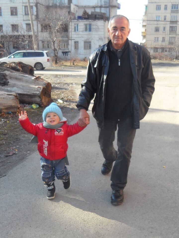 5856731  Temur, 66 ,    