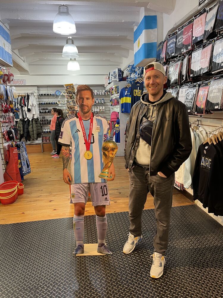  53772181  Aleksei, 44 ,    