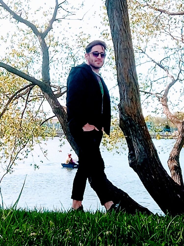  18373371  Kadir G, 32 ,    