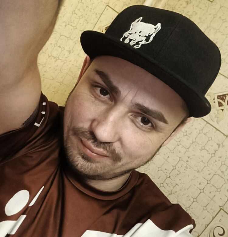  41137191  Dmitry, 40 ,    