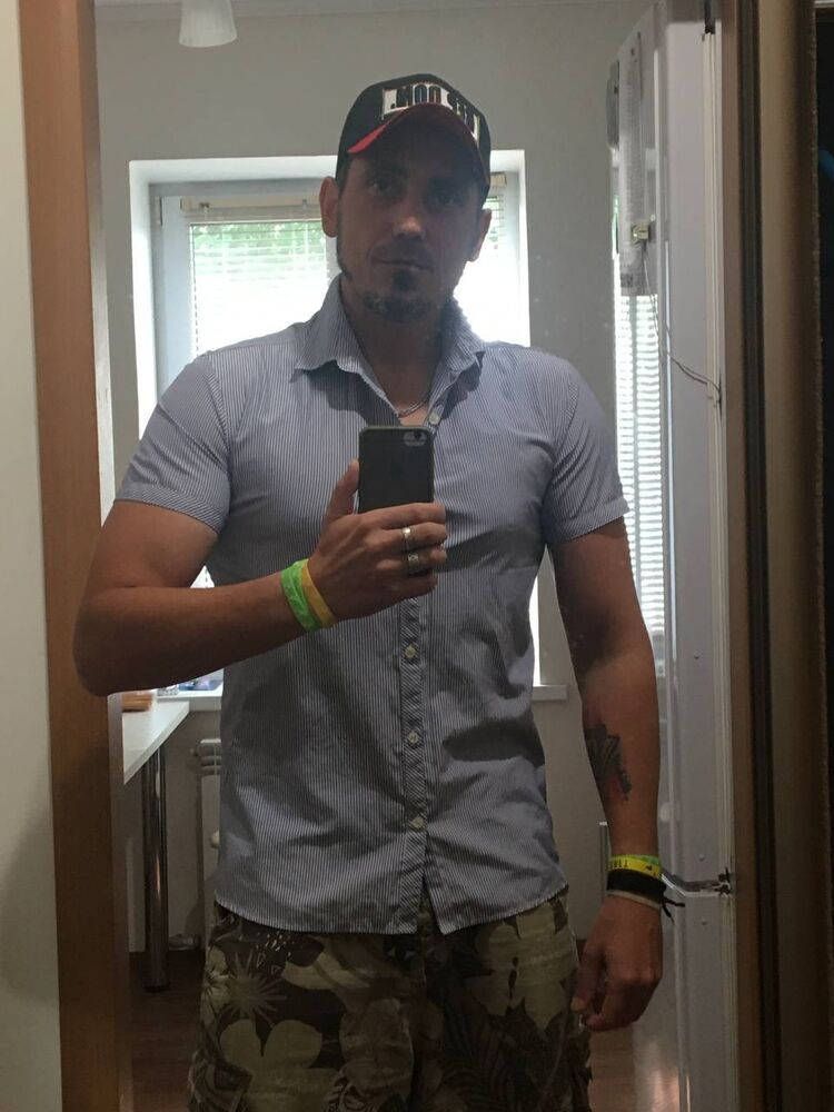  46372131  Mikhail, 40 ,    
