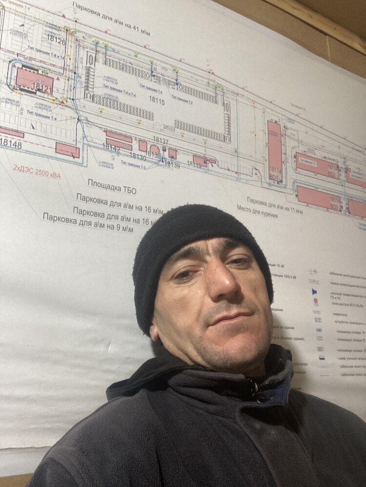  ,   Ruslan, 40 ,   ,   