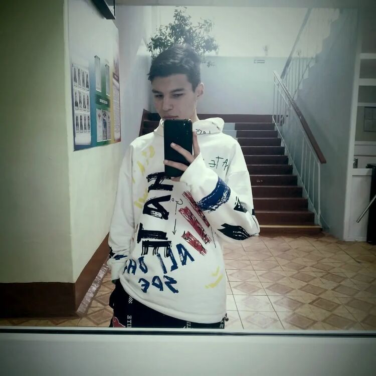  ,   Maxim, 21 ,   ,   
