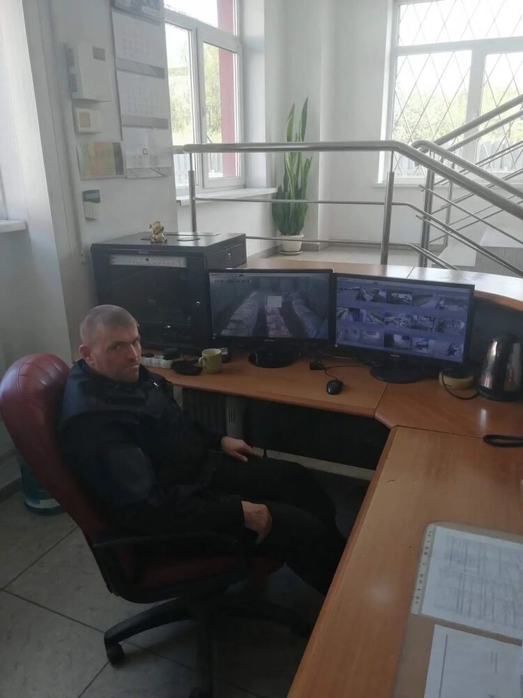  42391131  Alex, 47 ,    -