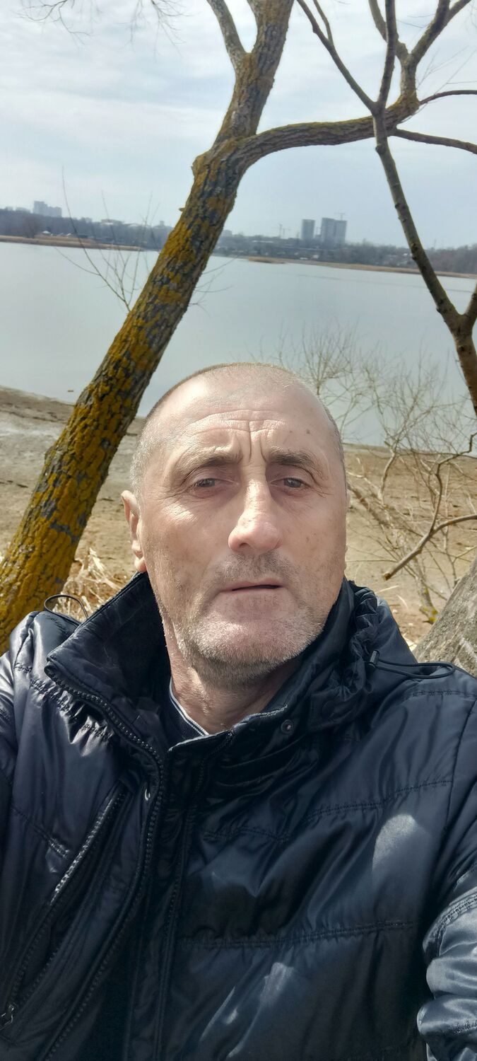  ,   Stojan, 54 ,   ,   