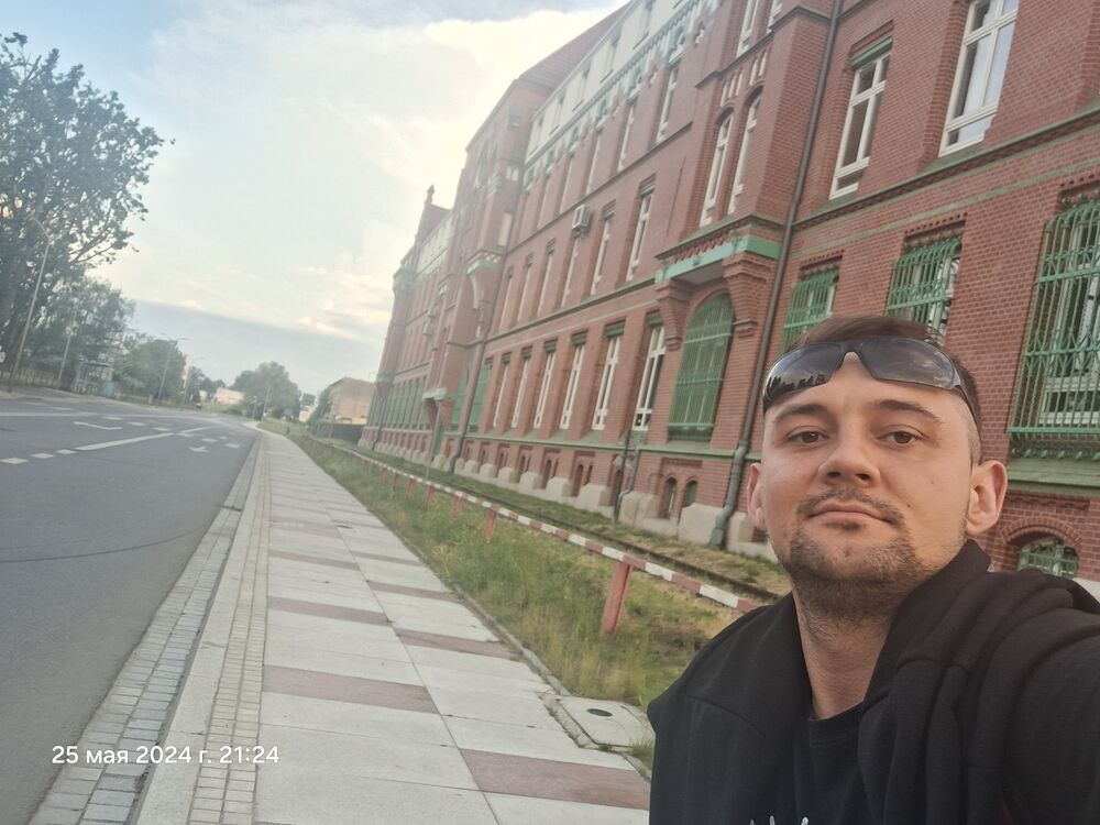  46583531  Leonid, 32 ,    