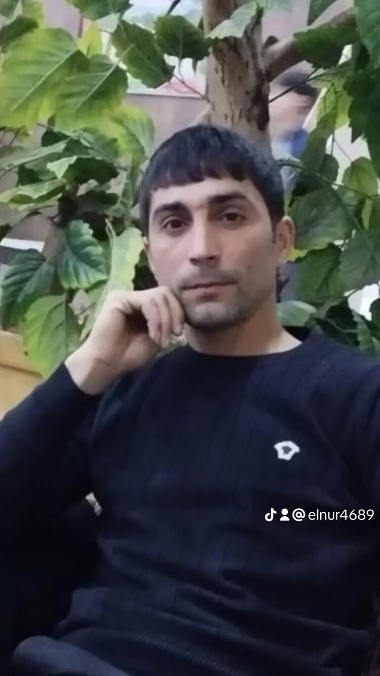  42711071  Elnur, 32 ,    
