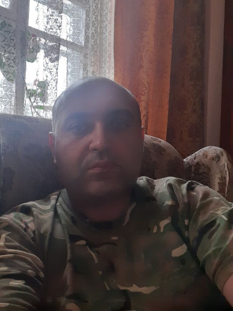  21550661  ROMAN, 44 ,    