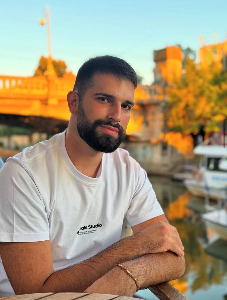  54038401  , 37 ,    -