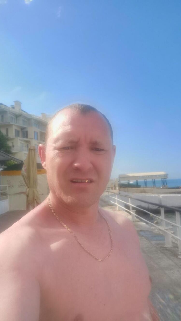  32348591  KONSTANTIN, 45 ,    --