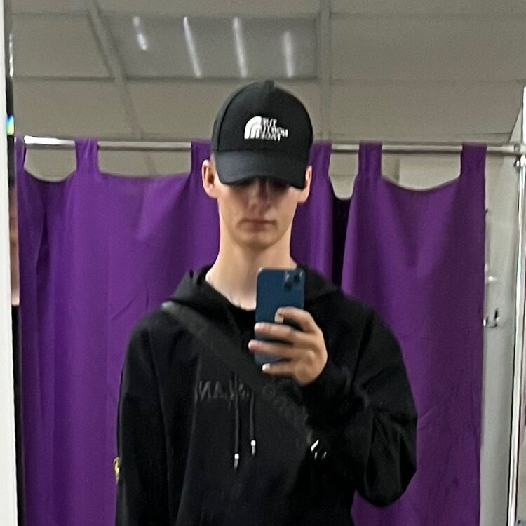  52969341  Maks, 19 ,     