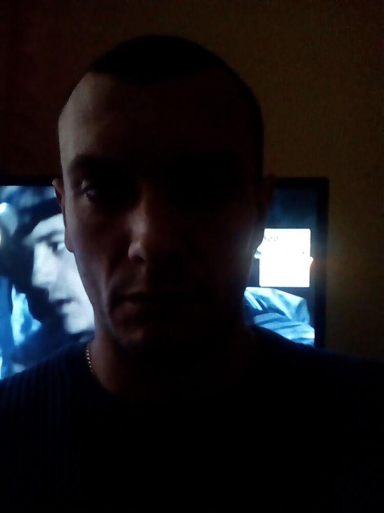  14615681  Pavlo, 33 ,    