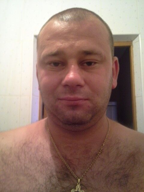  ,   Viktor, 38 ,   