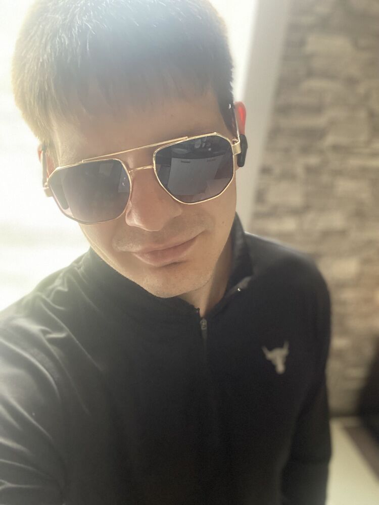 35252831  Nikolai, 34 ,     