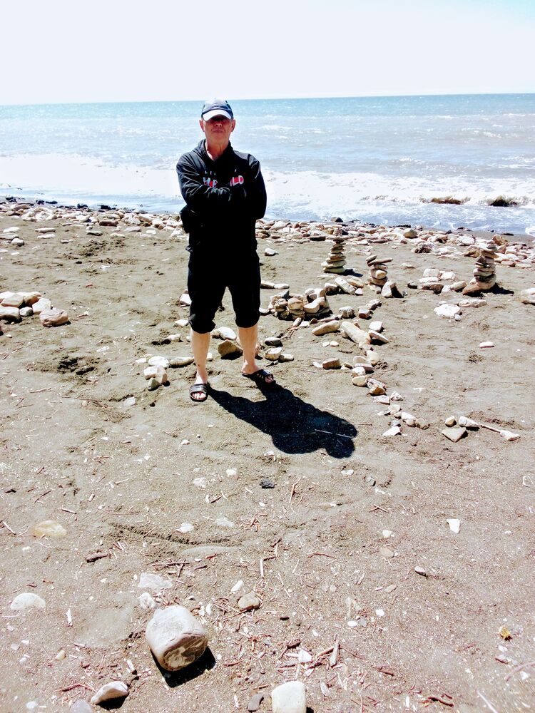  37924351  , 52 ,    -