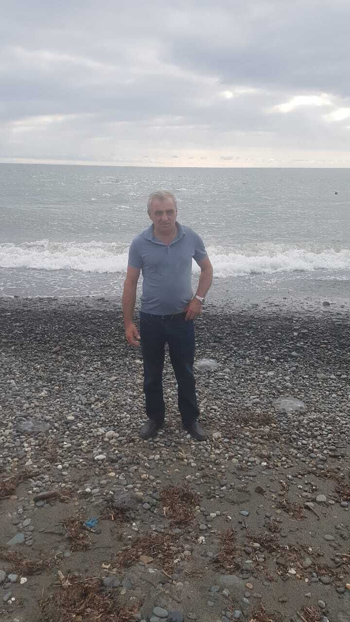  52123981  , 48 ,    