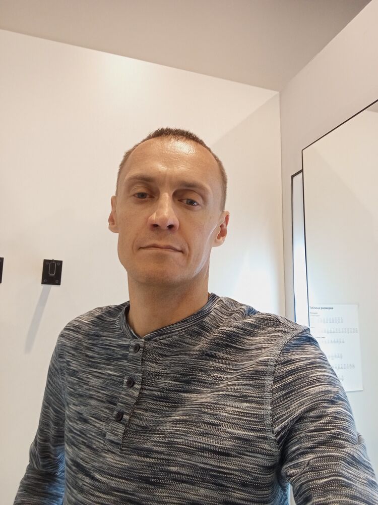  ,   Valentin, 43 ,   ,   