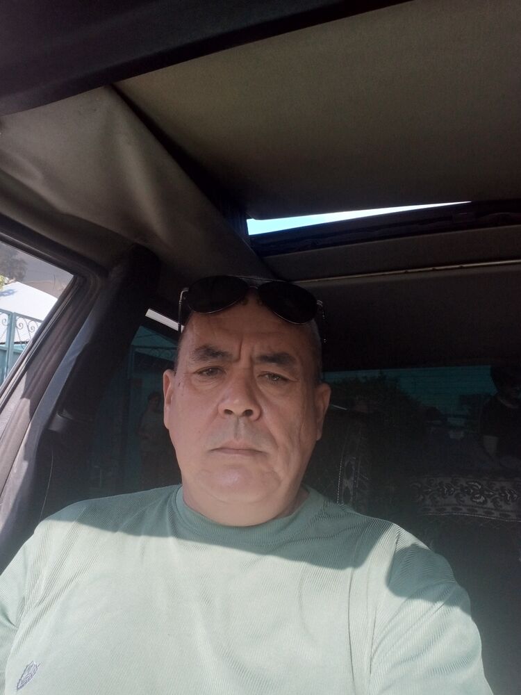  45807481  Andrei, 51 ,    