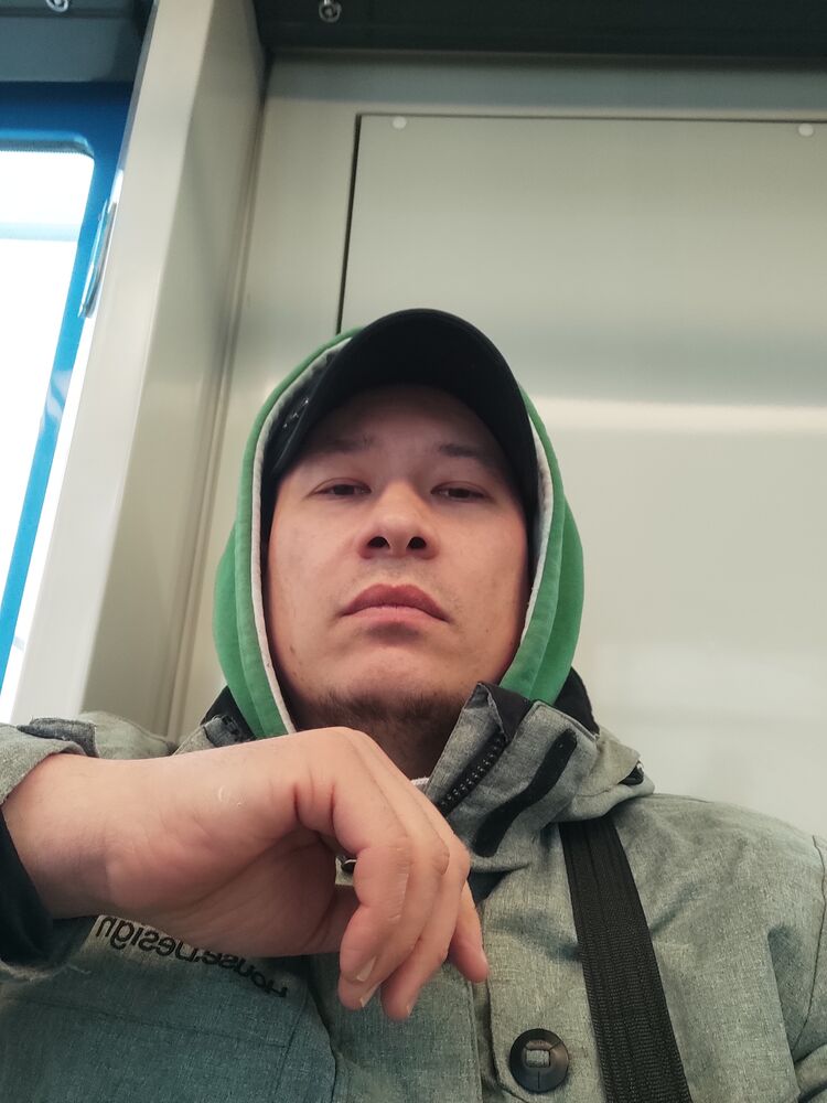  48924841  Tiler, 36 ,    