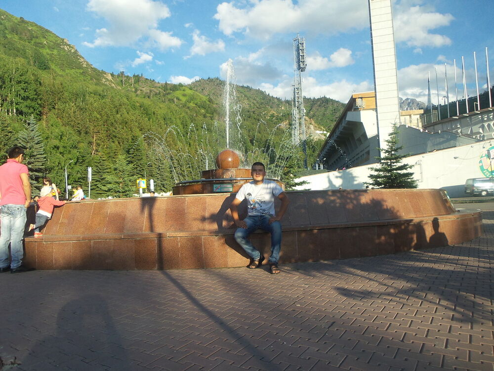  ,   Marlen, 38 ,   