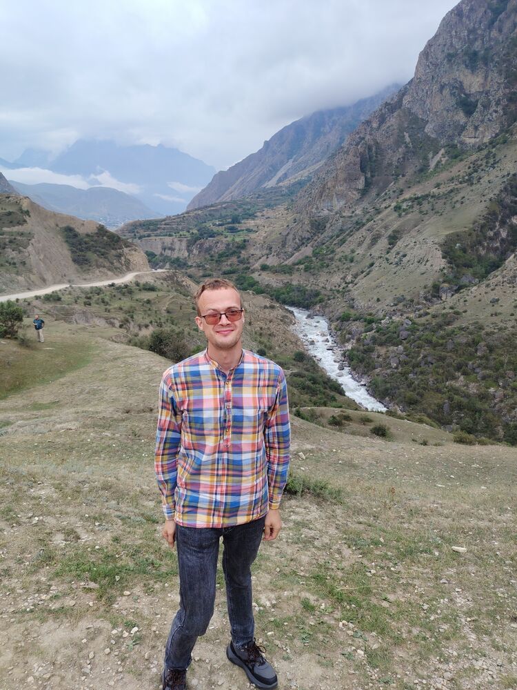  54461601  Andrei, 33 ,    