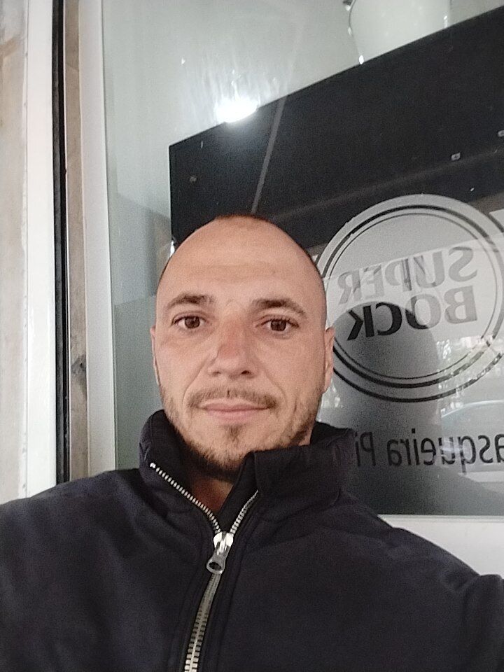  42160941  Alex, 37 ,    