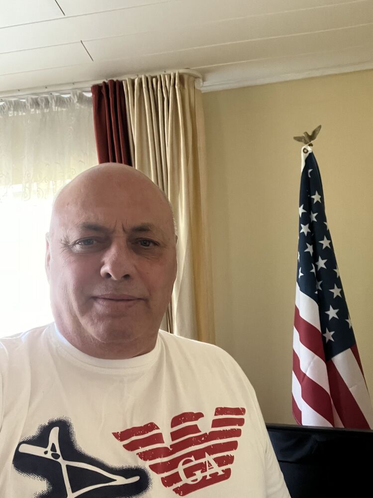  46466441  Igor, 60 ,    