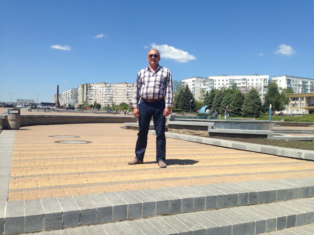  23327881  Nik, 65 ,    