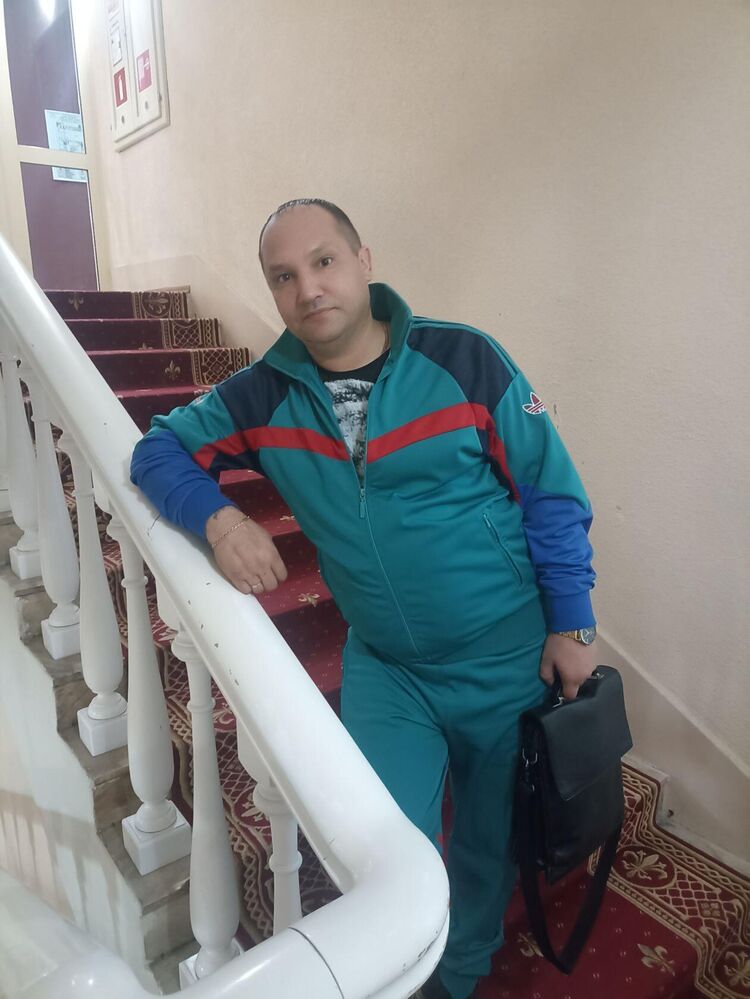  ,   Stas, 43 ,   c 