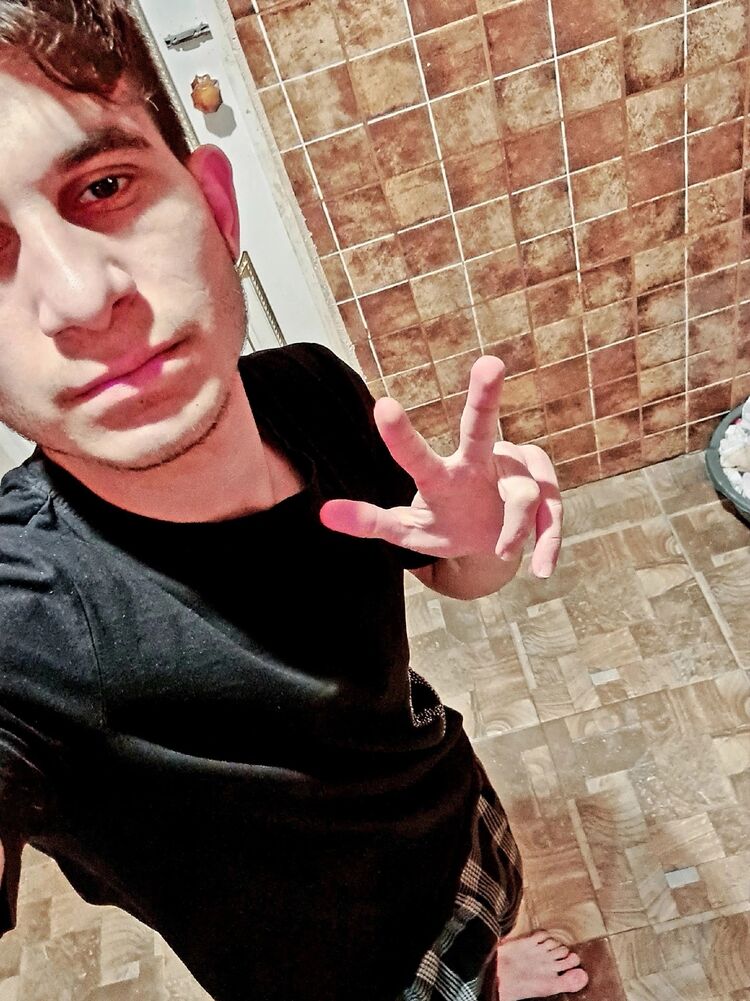  46738921  , 22 ,    