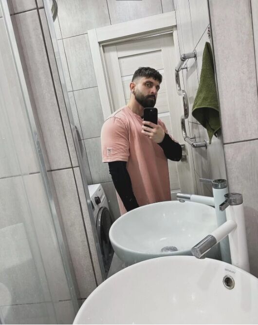  53789561  Maks, 31 ,    