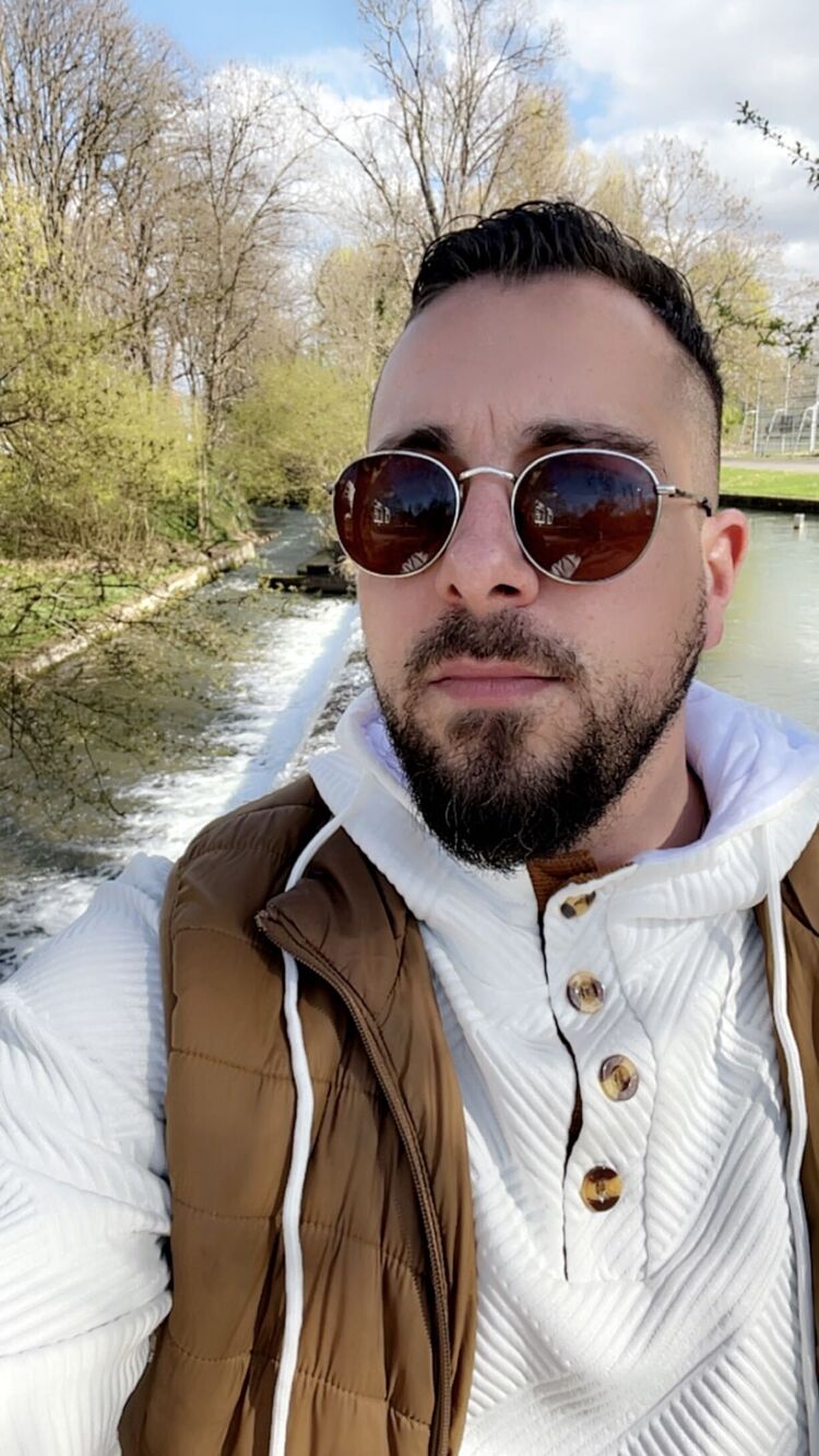  50686361  Frank, 30 ,    