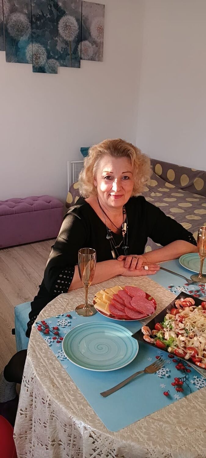  41644781  Olga, 56 ,    