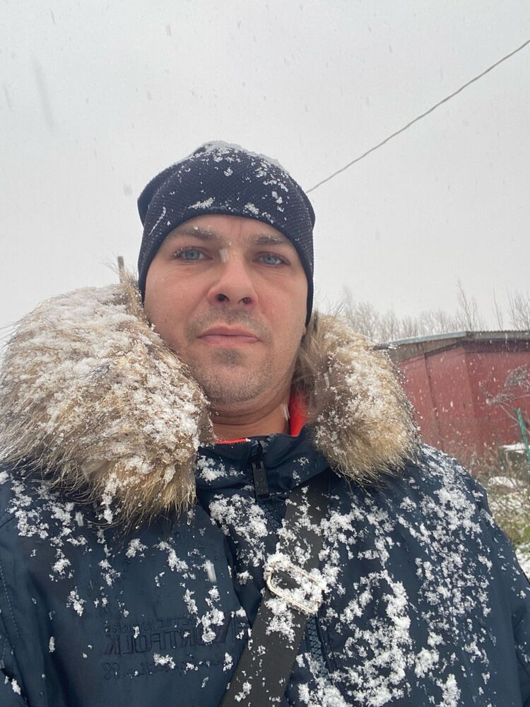  48029941  Aleksei, 40 ,    