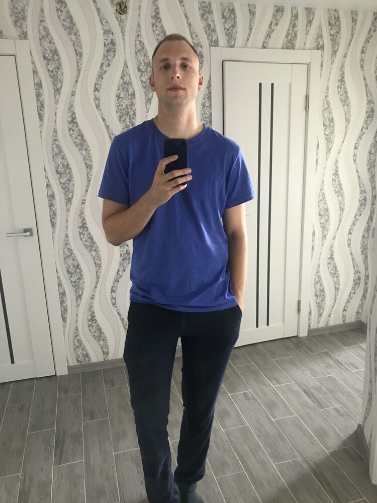  ,   Denis, 28 ,     , c 