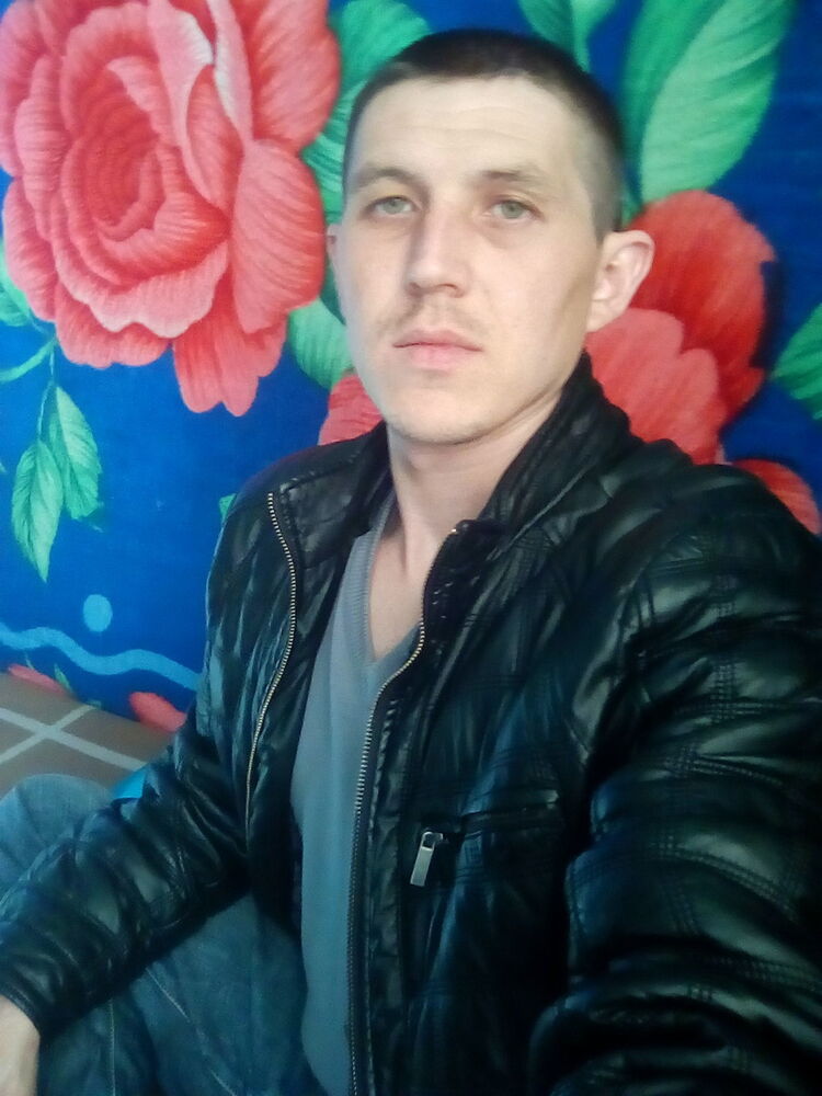  11399041  Mihai, 33 ,    