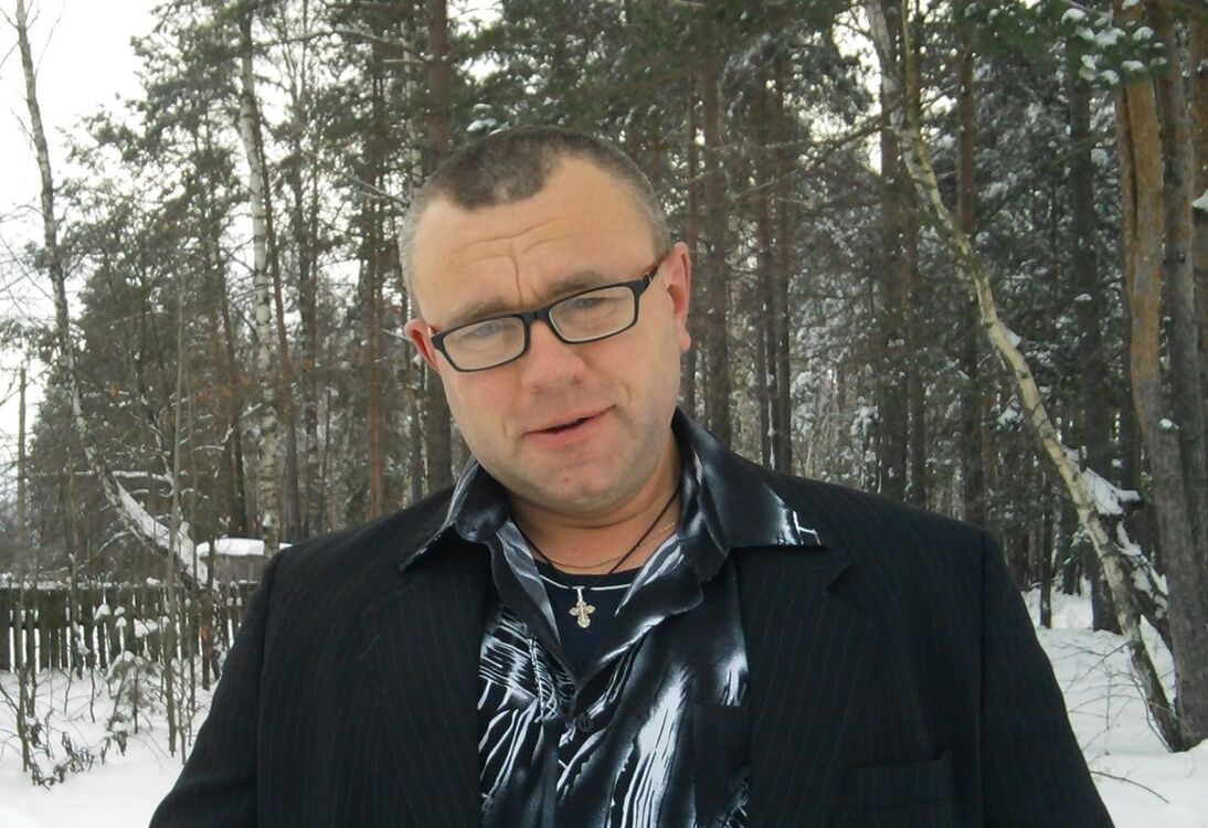  9456891  Maks, 49 ,    