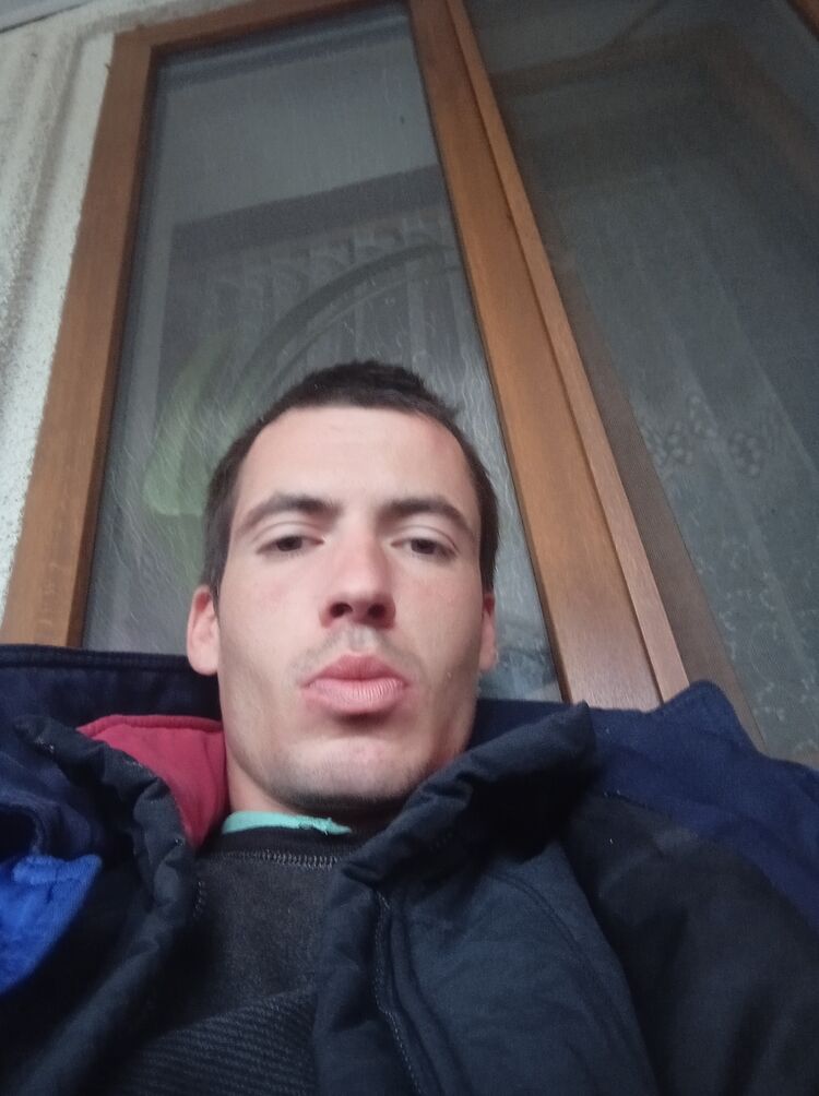  35181301  Dorinas, 29 ,    