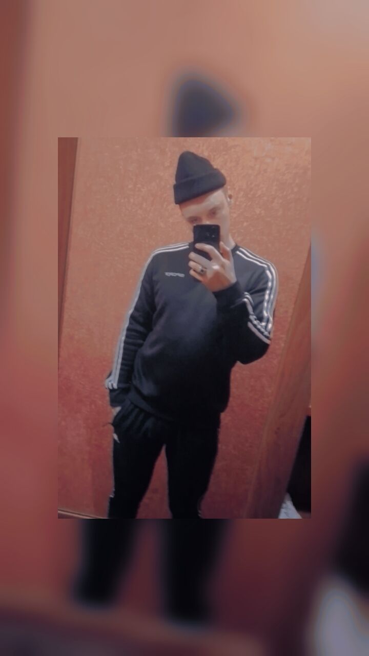  42943731  Roman Timof, 23 ,    --