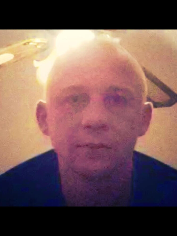  14517791  Michail, 41 ,    