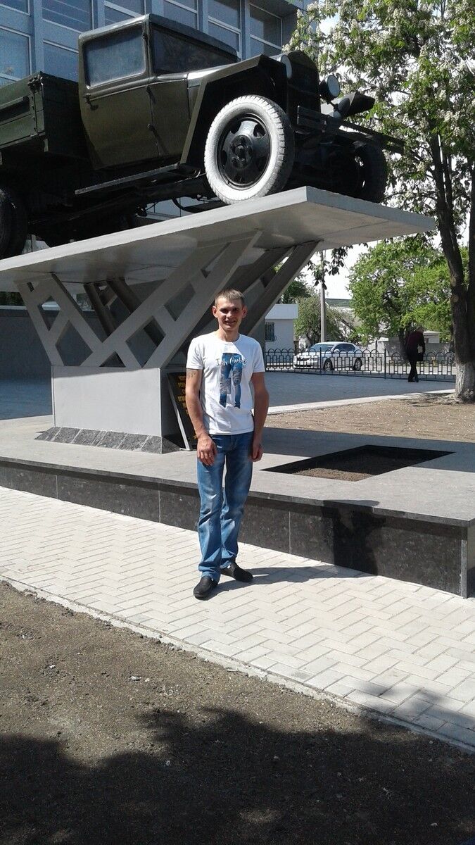  10254691  Anatolij, 36 ,    