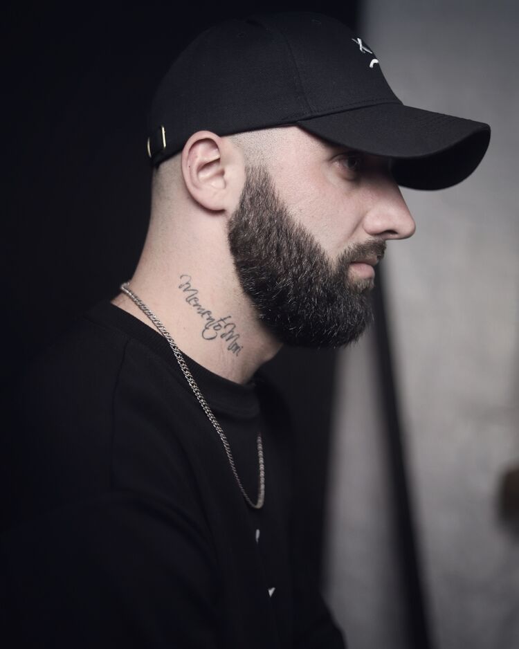  44096541  Denis, 31 ,    