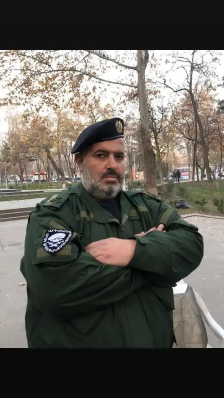  52839361  Ara, 44 ,    
