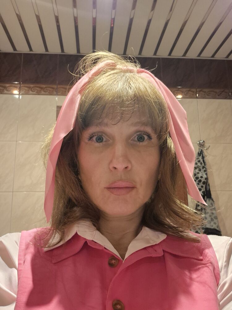  54194441  Mari, 53 ,    