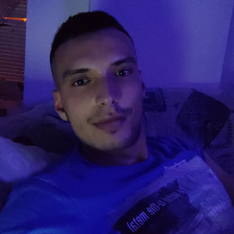  30039461  Duri, 28 ,    