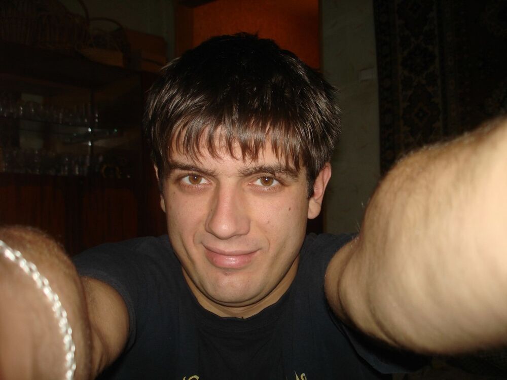  4067021  Alenes, 37 ,    