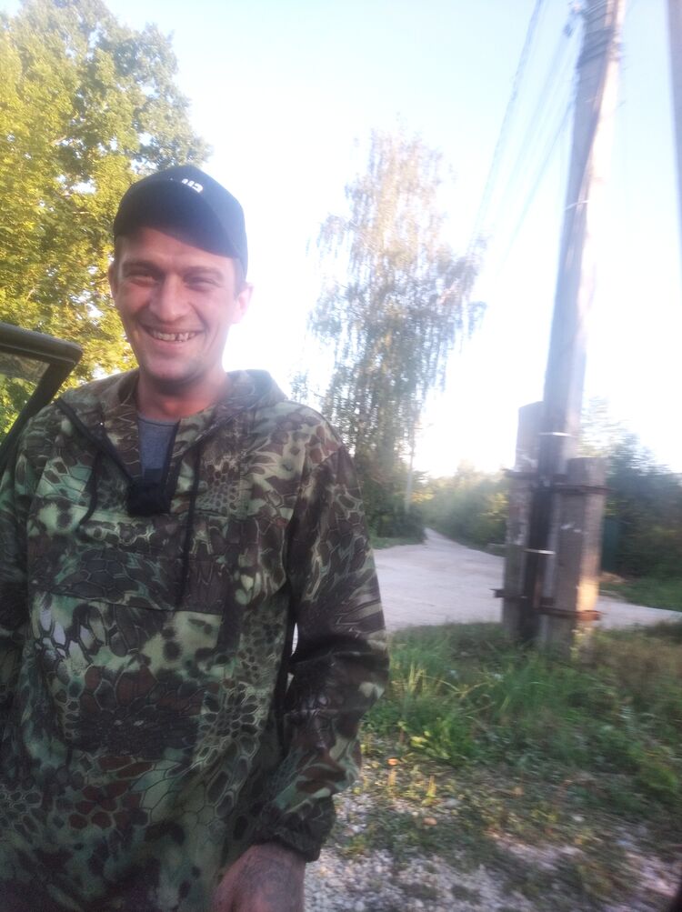  29027221  Mikhail, 34 ,    