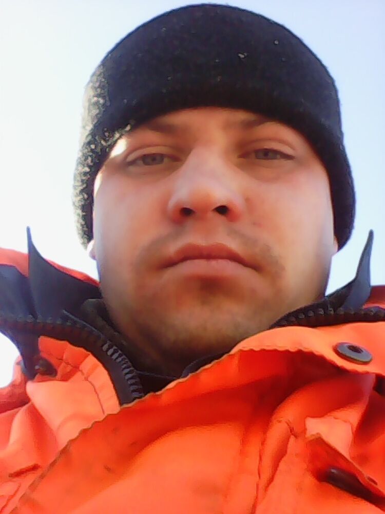  ,   Maikl, 38 ,   