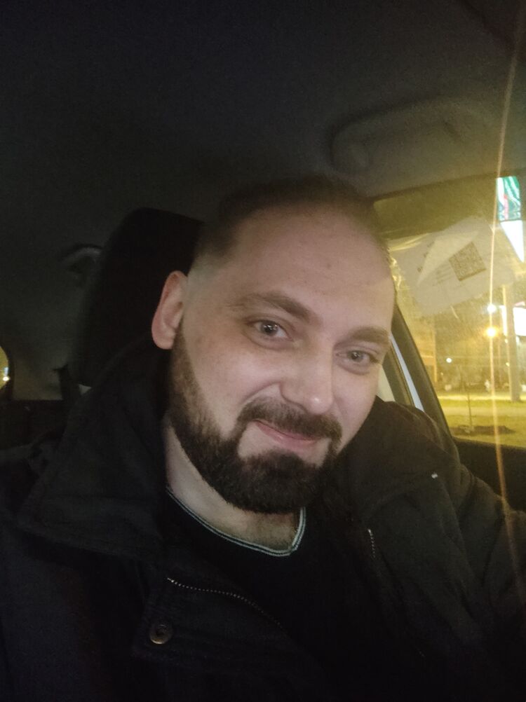  31856981  , 37 ,    